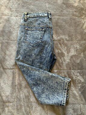 Trendy Collection Acid Wash Distressed Crop Jeans Size 8 Blue Capri Denim 807M